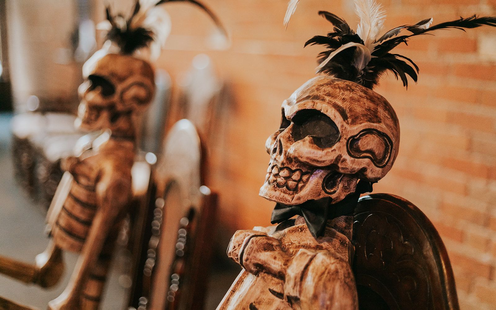 sweetheart table ideas for halloween-themed wedding