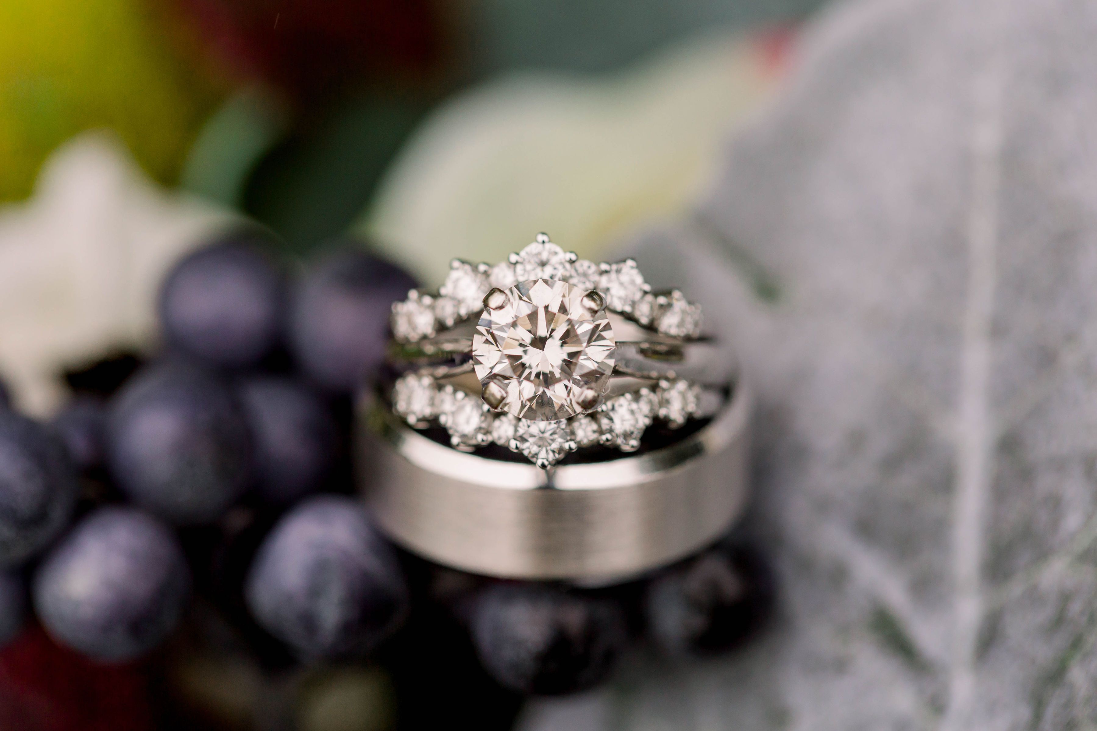 round brilliant wedding set with chevron bands