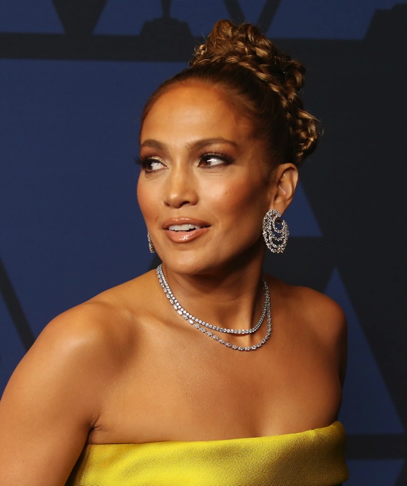Jennifer Lopez wearing diamond necklaces