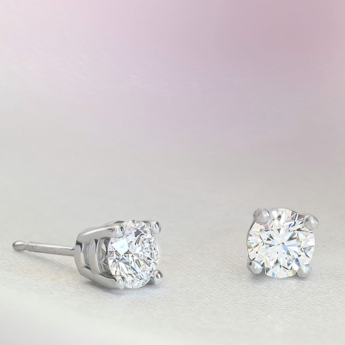 round diamond stud earrings