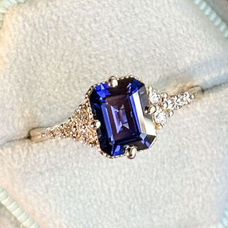 vintage style sapphire engagement ring